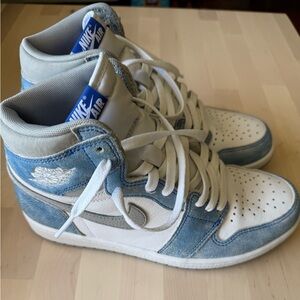 Nike Air Jordan 1 High Top Sneakers - Hyper Royal